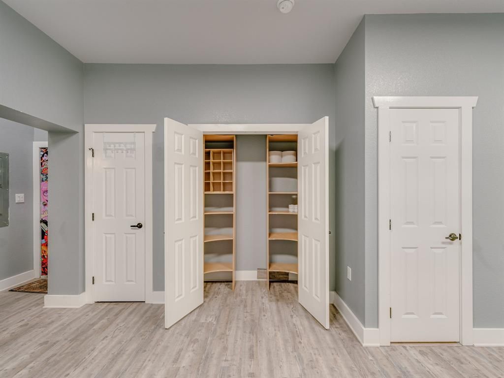 525 E Main St, Midlothian, TX 76065